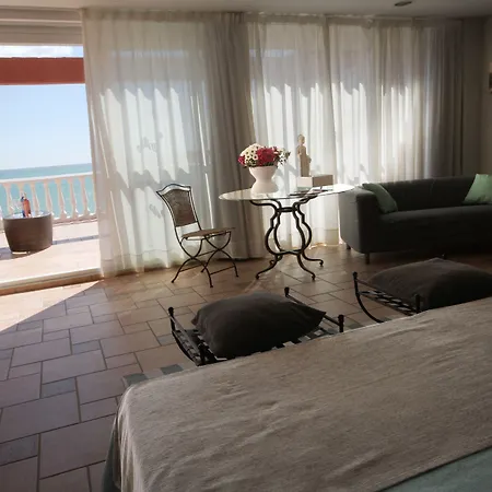 Moon Dreams Mediterraneo